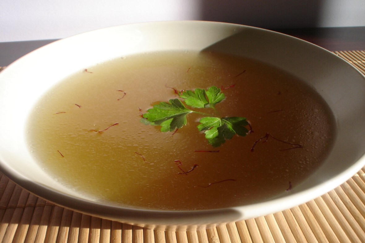 caldo de pollo casero