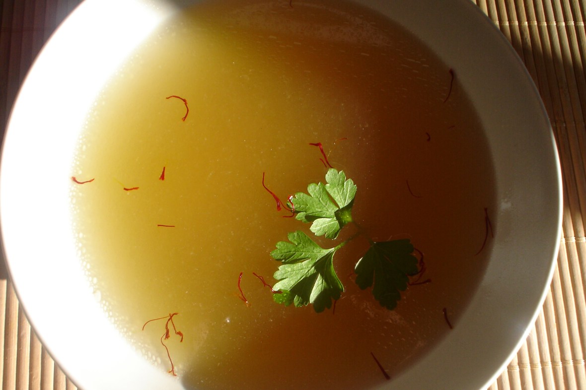 caldo de pollo casero
