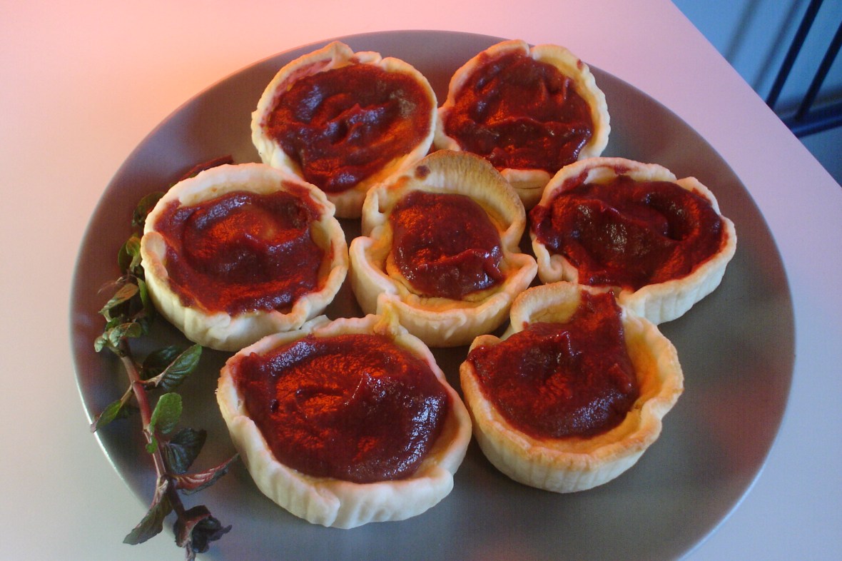 tartaletas de ciruela y membrillo