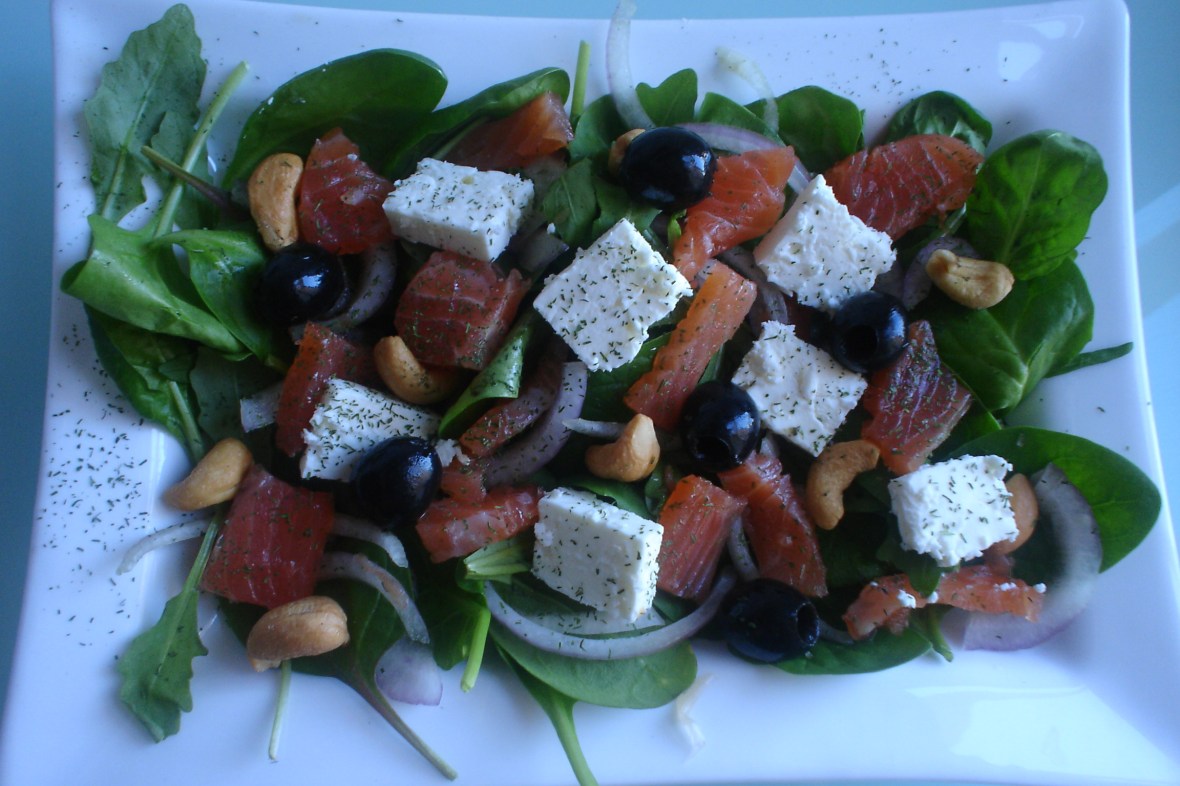 ensalada de salmón y feta